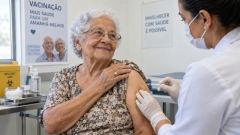 Vacina contra pneumonia passa a ser aplicada em idosos com 85 anos ou mais